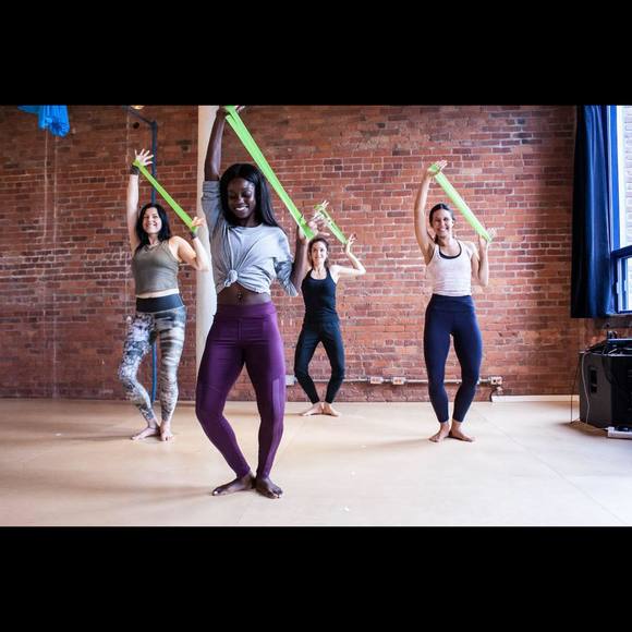 Meet your Posher, Jennifer - Picture 1 of 1